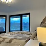 Luxury Wellness Mit Schlossblick - Sauna & Whirlpool 라한슈타인