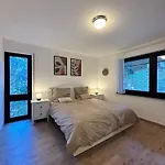 Luxury Wellness Mit Schlossblick - Sauna & Whirlpool