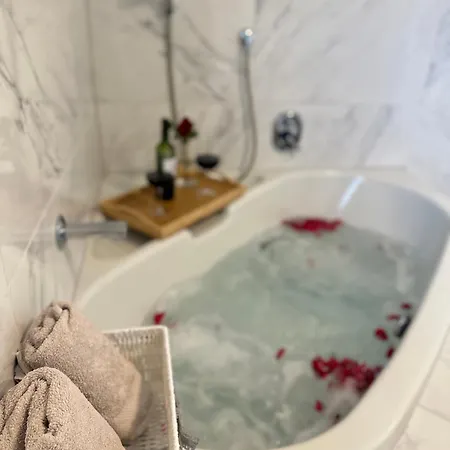 Luxury Wellness Mit Schlossblick - Sauna & Whirlpool