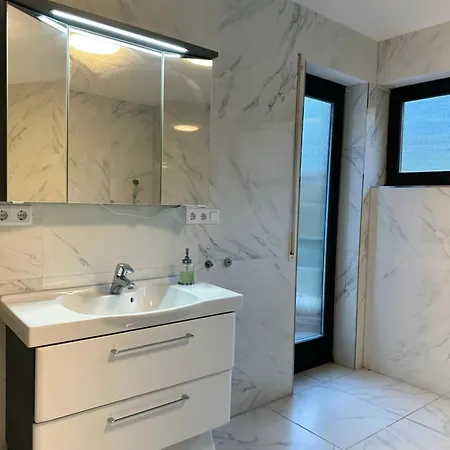 Appartement Luxury Wellness Mit Schlossblick - Sauna & Whirlpool