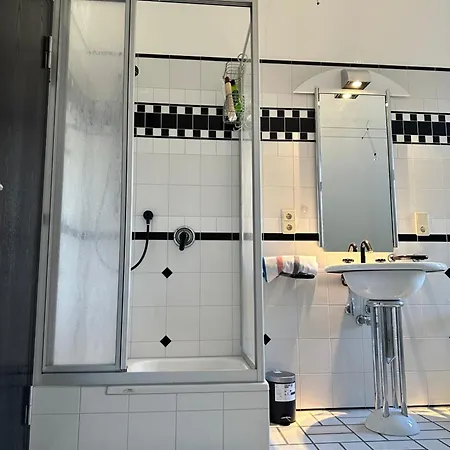 Luxury Wellness Mit Schlossblick - Sauna & Whirlpool Apartment *