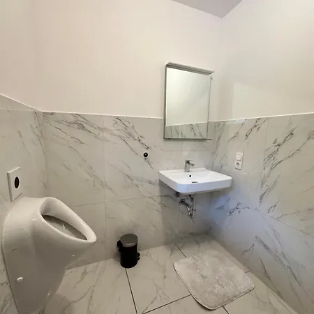 Luxury Wellness Mit Schlossblick - Sauna & Whirlpool לאנשטיין