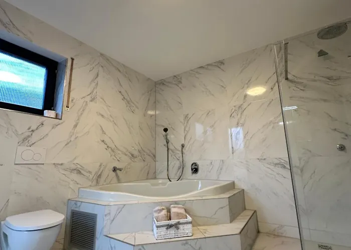 Luxury Wellness Mit Schlossblick - Sauna & Whirlpool Apartamento Lahnstein