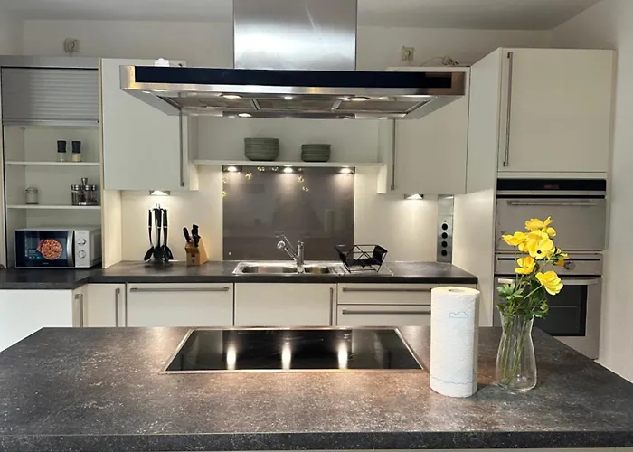 Luxury Wellness Mit Schlossblick - Sauna & Whirlpool *