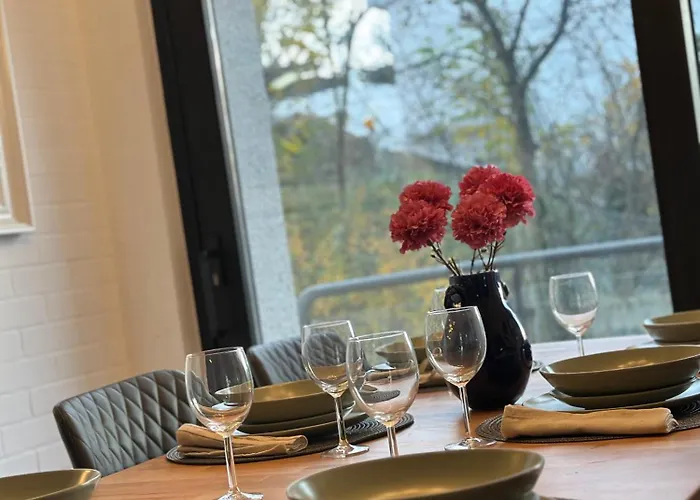 Luxury Wellness Mit Schlossblick - Sauna & Whirlpool Apartamento *