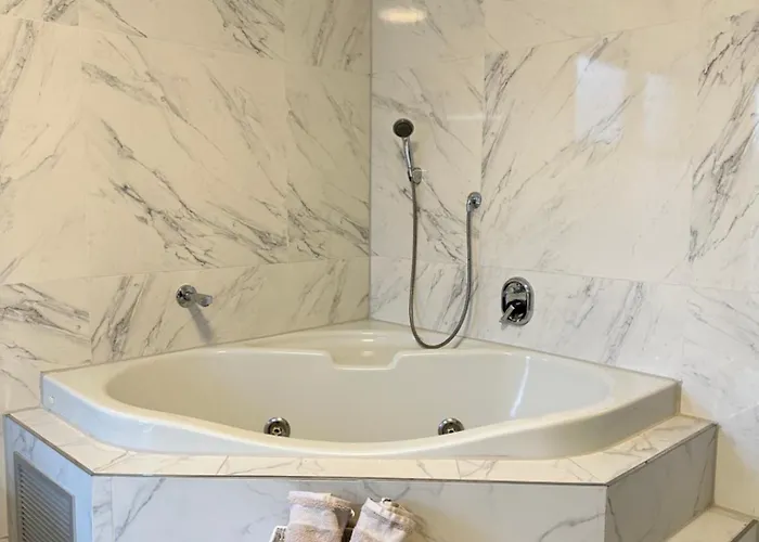 Luxury Wellness Mit Schlossblick - Sauna & Whirlpool * Lahnstein