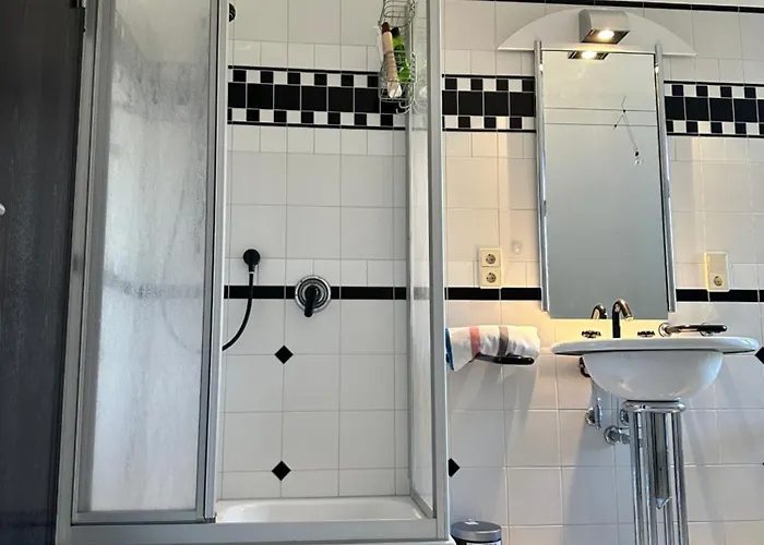 Luxury Wellness Mit Schlossblick - Sauna & Whirlpool Apartamento *