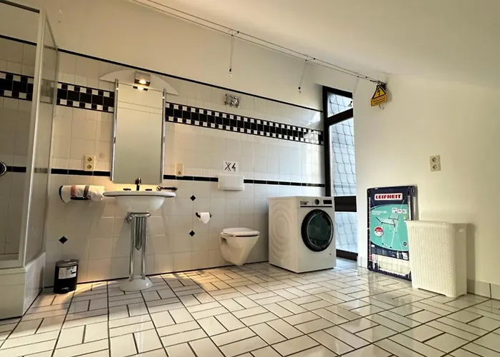 Luxury Wellness Mit Schlossblick - Sauna & Whirlpool *